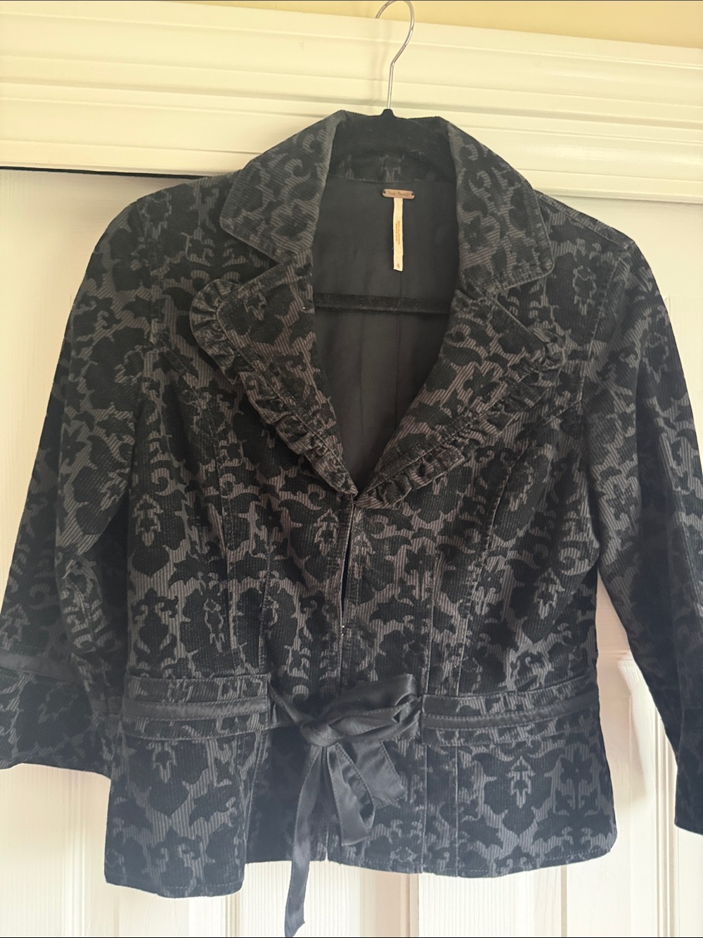 Free People Women's Black Patterned Velvet corduroy jacket Jacket with Waist Tie
